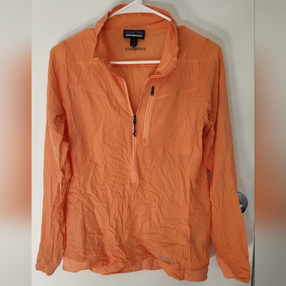 Patagonia Women Airshed Pullover - packable windbreaker in small